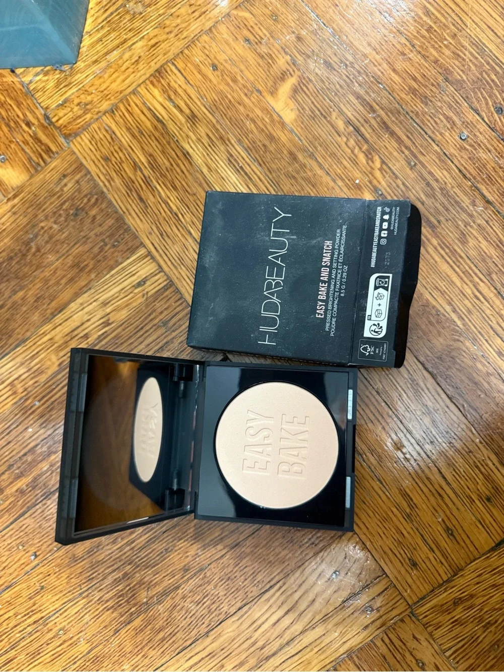 Huda Beauty Easy Bake and Snatch Pressed Brightening & Setting Powder - Peach pi